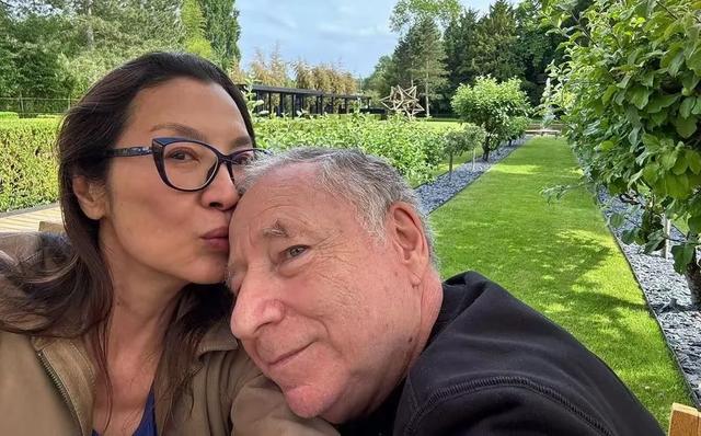 �����������Ӵ�������ͼ�ֵ�����ڣ�ÿһֻ����ƽ���һ����