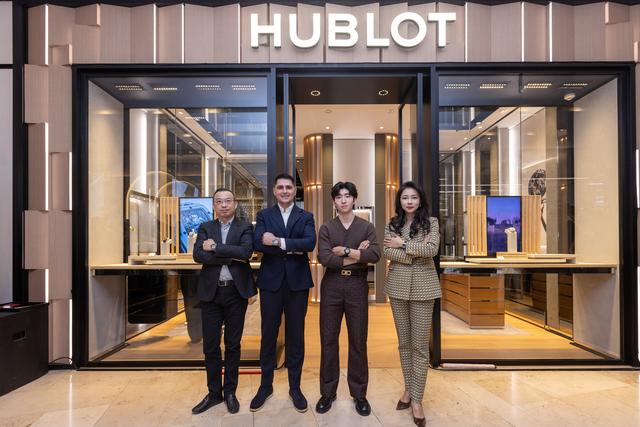 HUBLOT����Ͼ��»��㳡ר����ʢ��Ļ
